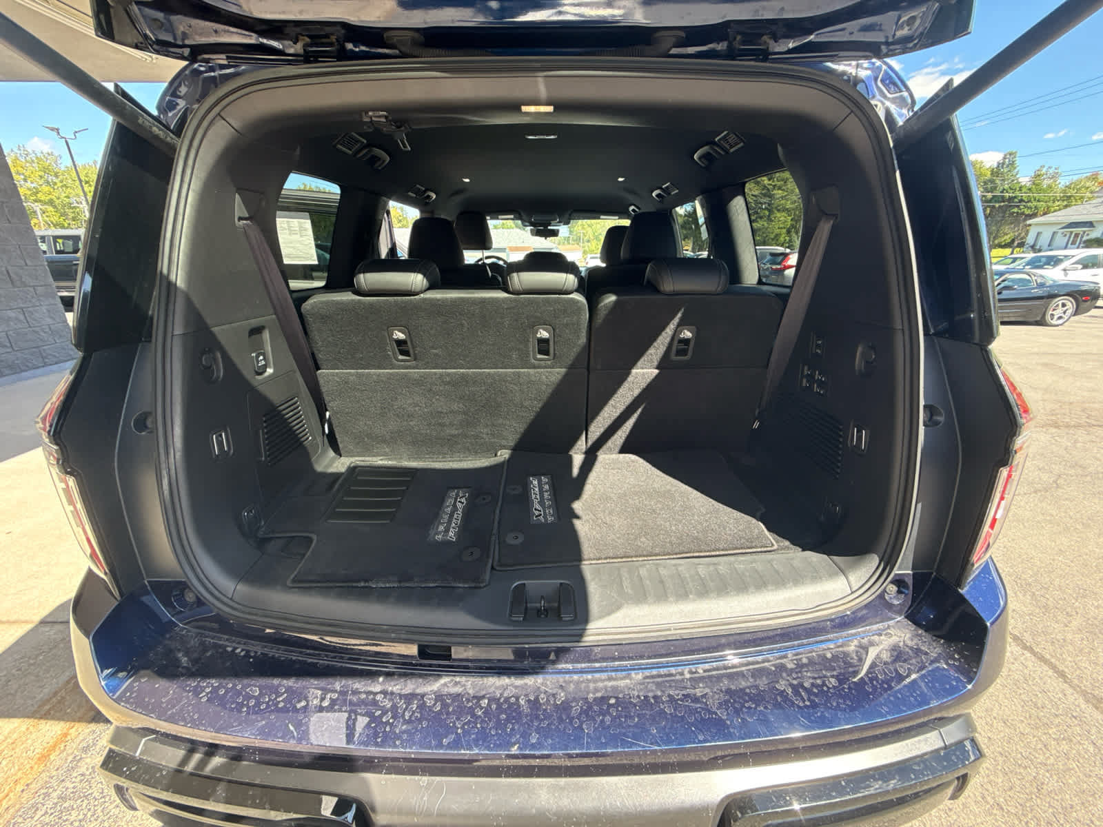 Certified 2025 Nissan Armada PRO-4X AWD/4WD image 11