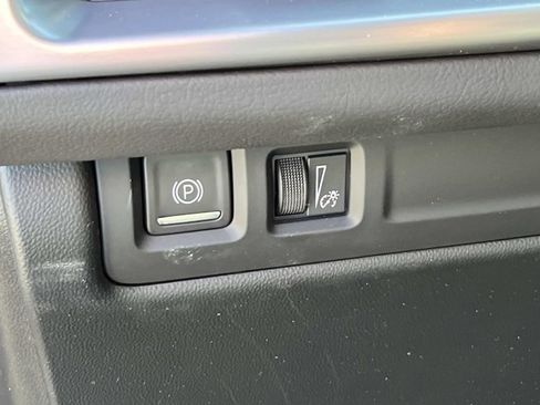 Certified 2024 Cadillac XT4 Sport image 28