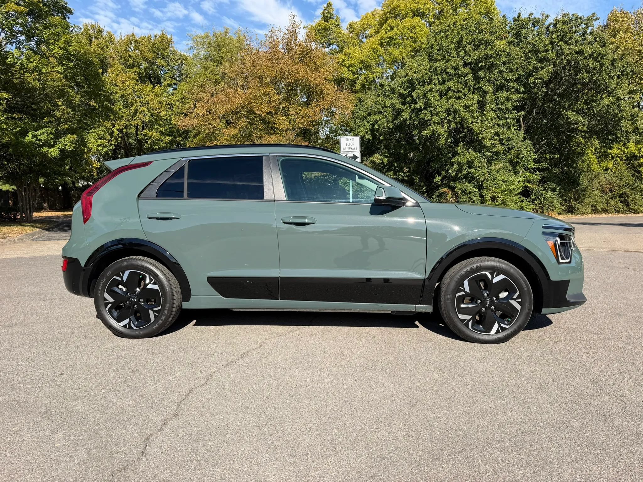 Used 2023 Kia Niro Wind FWD image 4