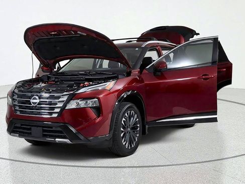 Used 2025 Nissan Rogue Platinum FWD image 10