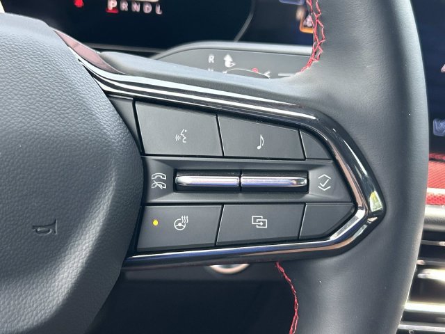 Used 2025 Chevrolet Traverse RS AWD/4WD image 36