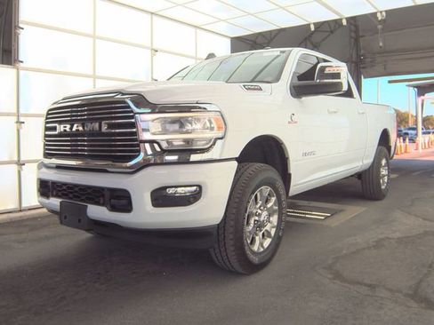 Used 2024 RAM 2500 Laramie w/ Safety Group AWD/4WD image 3