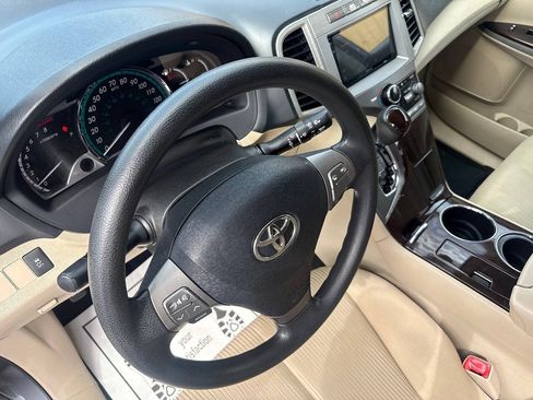 Used 2011 Toyota Venza FWD image 17