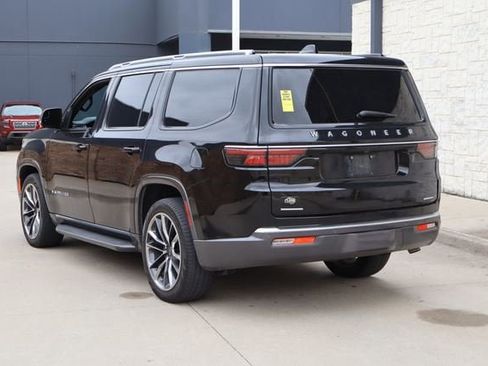 Used 2022 Jeep Wagoneer Series II w/ Premium Group I AWD/4WD image 3