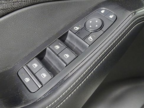 Used 2023 Nissan Rogue SV image 13