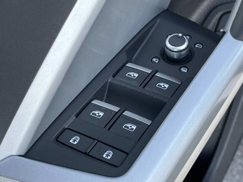 Used 2022 Audi Q3 2.0T Premium w/ Convenience Package image 18