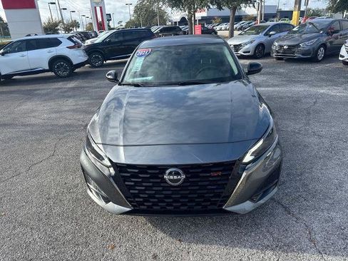 Certified 2025 Nissan Altima 2.5 SR image 3