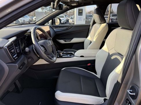 Used 2022 Lexus NX 350h AWD image 13