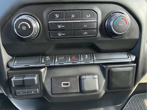 Used 2019 Chevrolet Silverado 1500 Custom Trail Boss w/ Custom Convenience Package AWD/4WD image 20