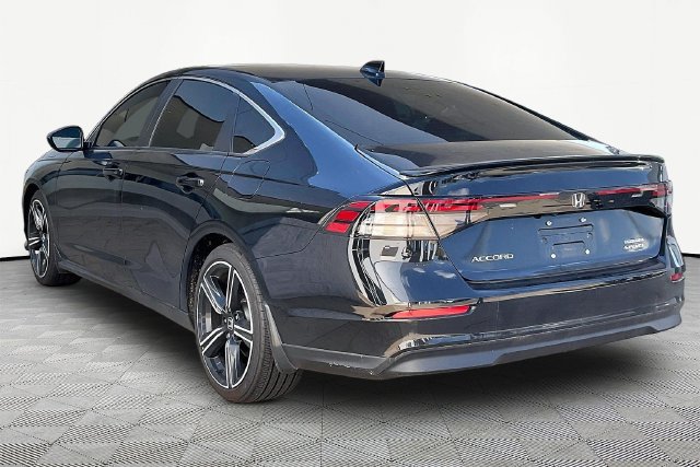 Used 2025 Honda Accord Sport image 4