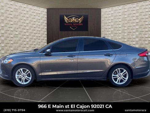 Used 2018 Ford Fusion SE image 4