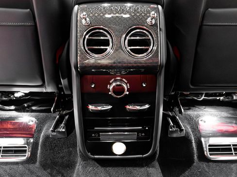Used 2021 Rolls-Royce Cullinan Black Badge AWD/4WD image 34