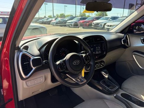 Used 2021 Kia Soul LX FWD image 10