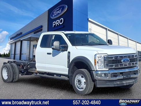 New 2026 Ford F450 XL w/ XL Chrome Package image 1