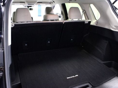 Certified 2023 Nissan Rogue SV FWD image 14