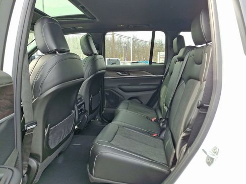 New 2026 Jeep Grand Cherokee Altitude AWD/4WD image 7