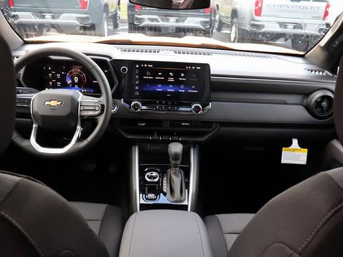 New 2026 Chevrolet Colorado W/T image 18
