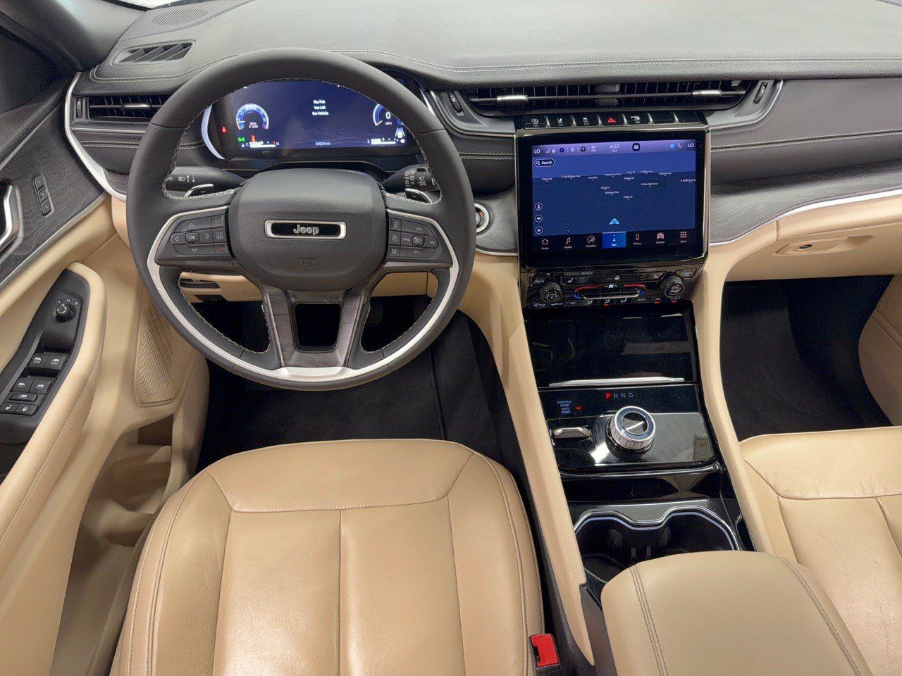 Used 2023 Jeep Grand Cherokee Limited AWD/4WD image 17