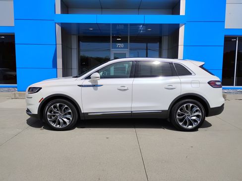 Used 2021 Lincoln Nautilus Reserve w/ Equipment Group 201A AWD/4WD image 8