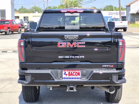 New 2026 GMC Sierra 2500 AT4 w/ AT4 Premium Plus Package AWD/4WD image 4
