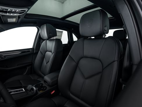 Certified 2026 Porsche Macan S AWD/4WD image 20
