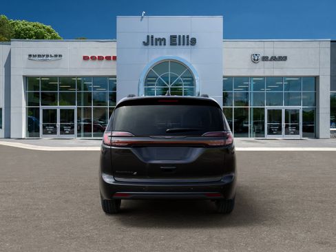 New 2026 Chrysler Pacifica Select w/ S Appearance Package FWD image 7
