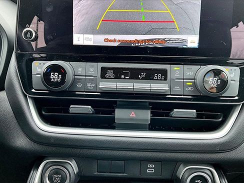 Used 2024 Toyota Grand Highlander Limited image 16