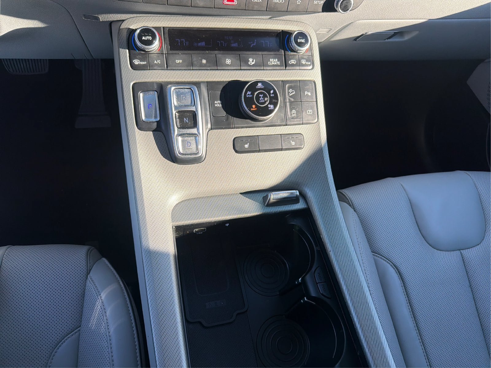 Used 2024 Hyundai Palisade SEL AWD/4WD image 16