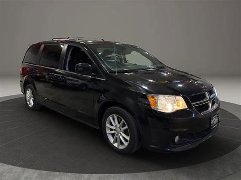 Used 2019 Dodge Grand Caravan SXT image 7
