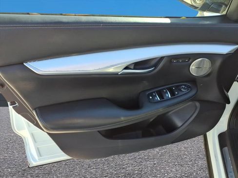 Used 2019 INFINITI QX50 Essential w/ Premium Heat Package image 16