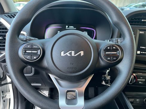 Used 2025 Kia Soul LX w/ LX Technology Package image 28