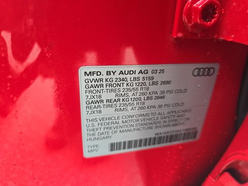 Used 2025 Audi Q3 2.0T Premium Plus w/ Premium Plus Package AWD/4WD image 32