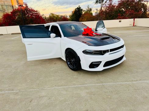 Used 2017 Dodge Charger R/T image 38