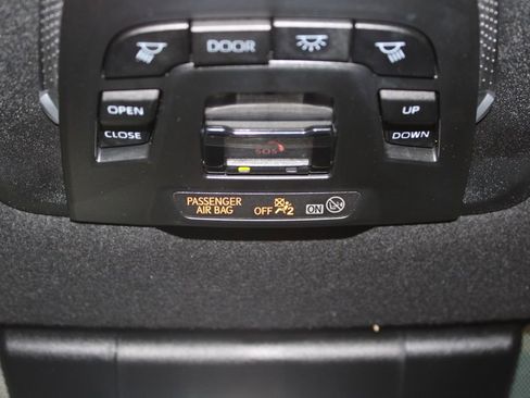 Used 2024 Toyota Corolla Cross AWD Hybrid w/ Convenience Package image 34
