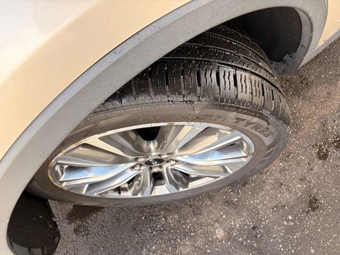 Used 2017 Lincoln MKX Reserve w/ Lincoln MKX Climate Package image 51