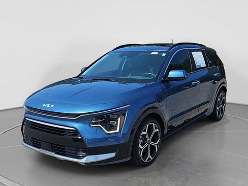 Used 2024 Kia Niro SX Touring FWD image 3