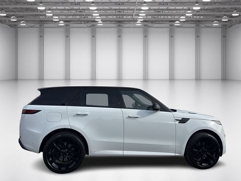 New 2026 Land Rover Range Rover Sport Dynamic SE image 4