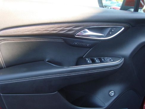 Used 2023 Buick Envision Avenir image 32