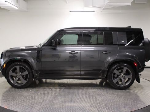 Used 2025 Land Rover Defender 110 V8 image 2