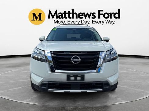 Used 2023 Nissan Pathfinder Platinum w/ Lighting Package (N93) AWD/4WD image 9