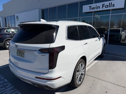 Used 2022 Cadillac XT6 Premium Luxury image 5