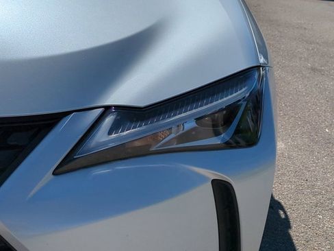 Used 2021 Lexus UX 200 image 10