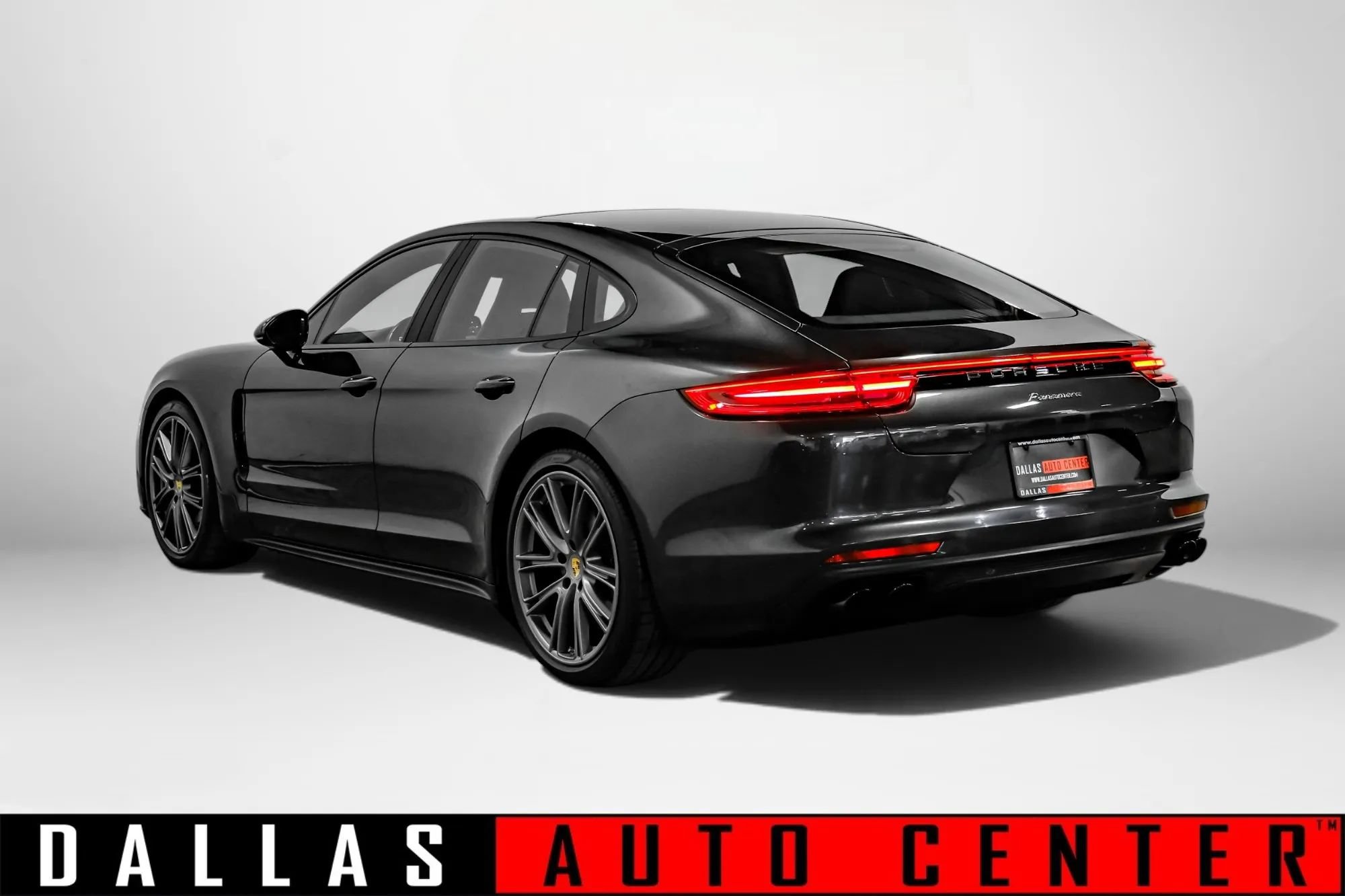 Used 2018 Porsche Panamera image 7