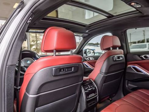 Used 2022 BMW X6 xDrive40i w/ M Sport Package image 38