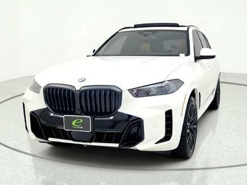 Used 2025 BMW X5 sDrive40i w/ M Sport Package RWD image 3