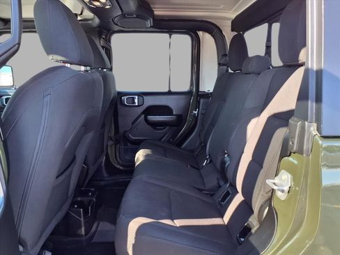 Used 2022 Jeep Gladiator Willys image 24
