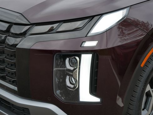 Used 2023 Hyundai Palisade Limited AWD/4WD image 16