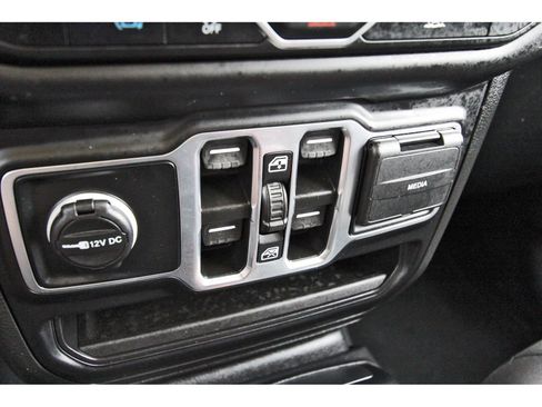 Used 2023 Jeep Wrangler Unlimited w/ Cold Weather Group AWD/4WD image 24