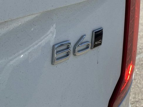 Used 2025 Volvo XC90 B6 Plus image 11