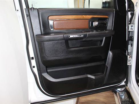 Used 2015 RAM 1500 Laramie Longhorn w/ Convenience Group AWD/4WD image 27